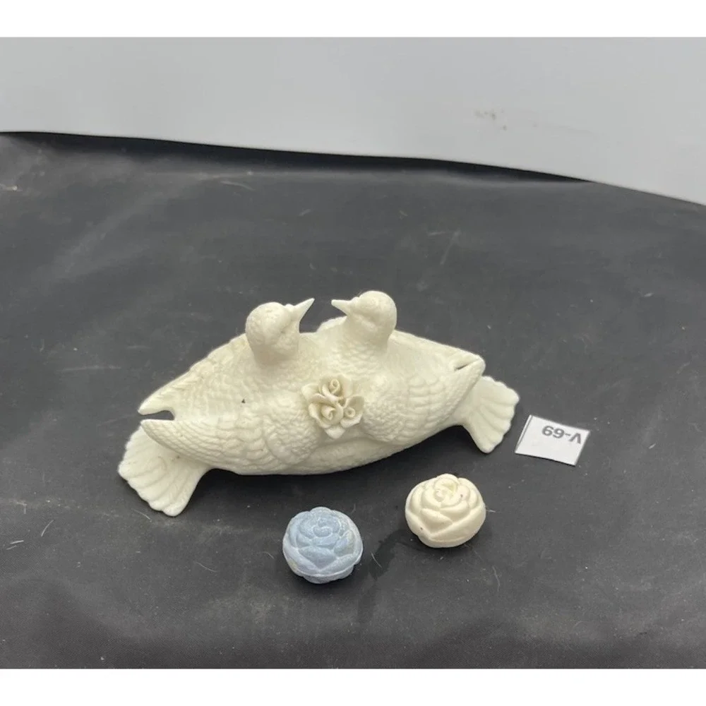 VNTG Porcelain Bisque Love Birds Trinket Box
